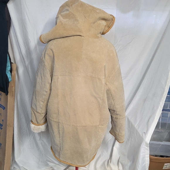 Elegant COMINT  Tan Leather Jacket with Cream Lining. Med - Picture 6 of 16